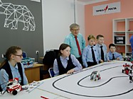 Устинов В.Г, руководитель ДО робототехники